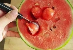 没有勺子如何吃瓜,无勺吃瓜也能尽享夏日清凉