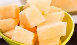 吃哈密瓜润肠,天然美味，肠道健康好伴侣