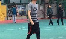 篮球场运球吃瓜,一场别开生面的夏日盛宴