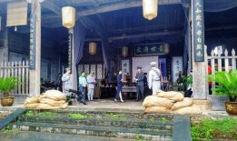 塔房吃瓜拍照,镜头下的悠闲时光