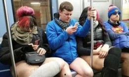 穿成七十年代吃瓜群众的,七十年代吃瓜群众的奇幻之旅