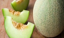 小朋友哈密瓜怎么吃,小朋友们的夏日美味探索