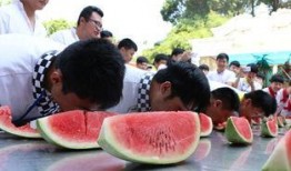 宝泉岭六队吃瓜,一场别开生面的“吃瓜”盛宴