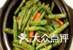 信尧广场吃瓜,热闹非凡的吃瓜现场，见证人间百态
