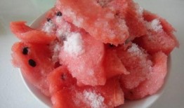 夏天拌糖吃的瓜,糖拌瓜的清凉诱惑