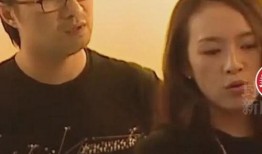 蒋勤勤生气吃瓜