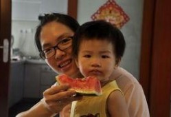 郑州小表妹吃瓜