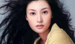 李嘉欣即使没钱吃瓜,即使没钱吃瓜，也要优雅生活