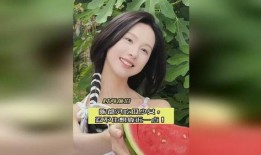 吃瓜两个女孩,两位女孩的甜蜜食趣