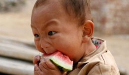 图片男孩吃瓜头像高清,高清男孩吃瓜头像，夏日清凉一夏