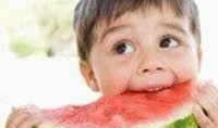 图片男孩吃瓜头像高清,高清男孩吃瓜头像，夏日清凉一夏