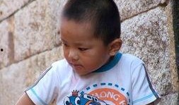 无敌帅哥吃瓜