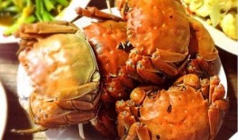 螃蟹和哈密瓜一起吃