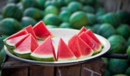 破草帽哥吃瓜,揭秘娱乐圈幕后真相